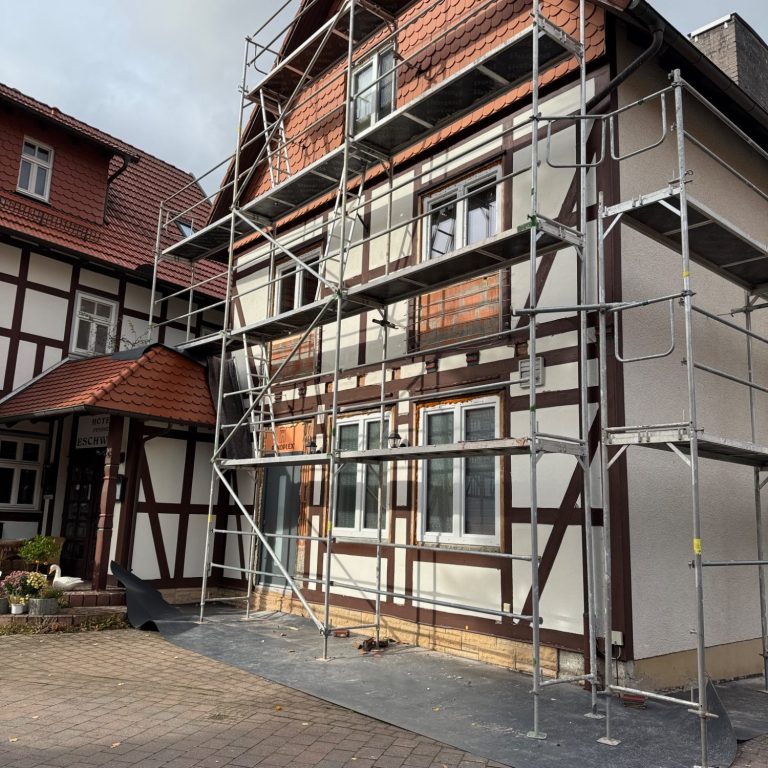 wdvs-hotel-eschwege-eundebau Fassadendämmung mit Mineralwolle (WDVS) am Hotel in Eschwege – e & e Bau